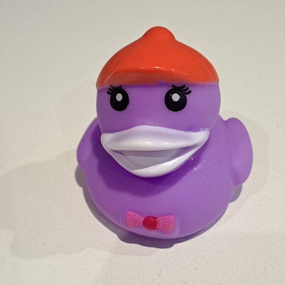 Lot of 70 assorted rubber ducks. Pirates, police men, owls, chicken, princess - Picture 16 of 16